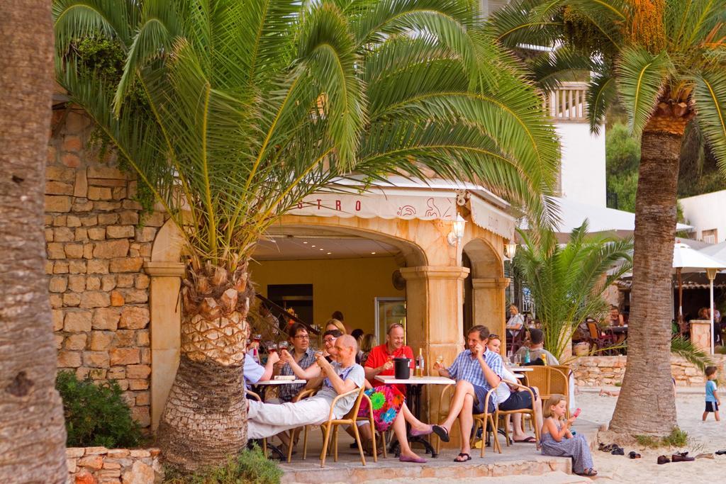 Hotel Apartamentos Cala Santanyi Exterior photo