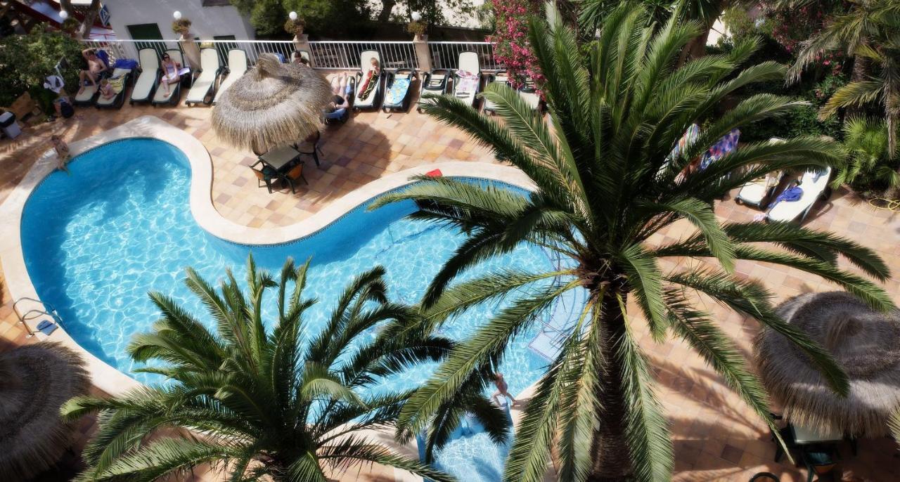 Hotel Apartamentos Cala Santanyi Exterior photo
